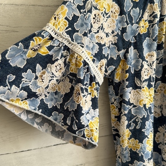 Espresso Floral Cut Out Blouse | SIZE S - Picture 5 of 7